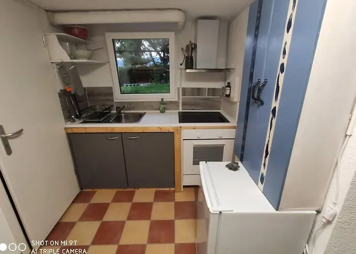 1 Piece Entresol 30 M2 Proche Du Centre Et Bain Thermal Διαμέρισμα *