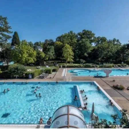 1 Piece Entresol 30 M2 Proche Du Centre Et Bain Thermal Apartamento