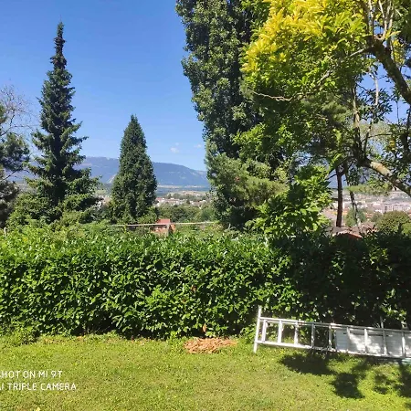 1 Piece Entresol 30 M2 Proche Du Centre Et Bain Thermal *